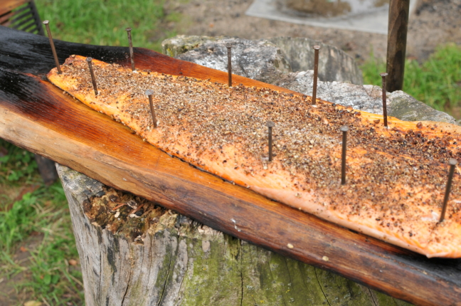 Lachs auf der Buchenplanke